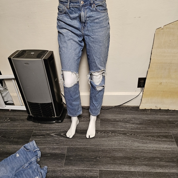 American Eagle Outfitters Denim - American Eagle Outfitters Blue Distressed Jeans